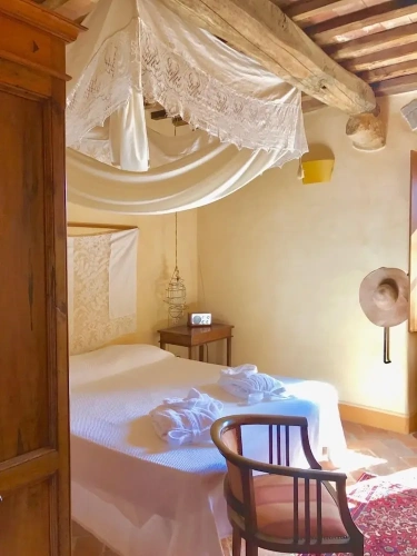 6 Bedrooms Villa