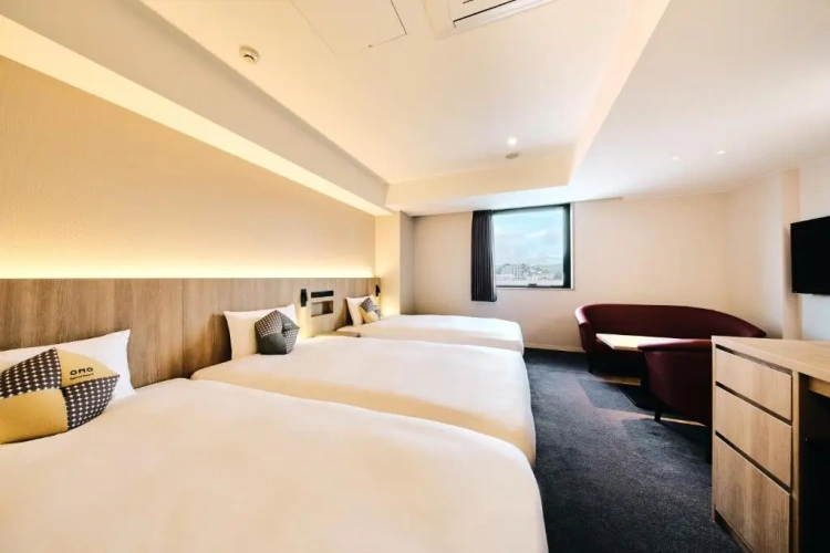 Standard Triple room
