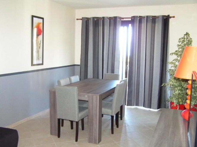2 Bedrooms Apartment with sea view