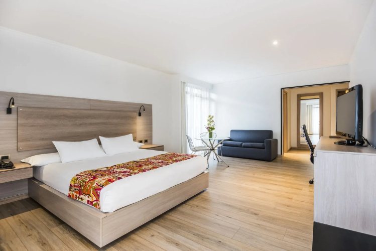 Hotel Rosales Plaza
