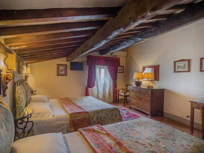 Triple room
