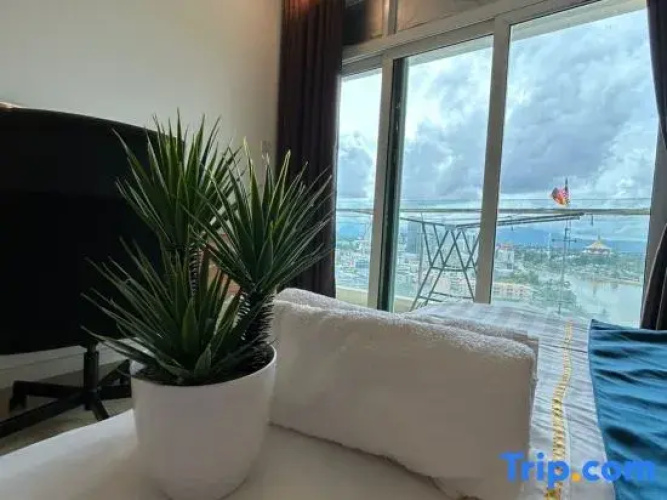 Riverine sapphire apartment