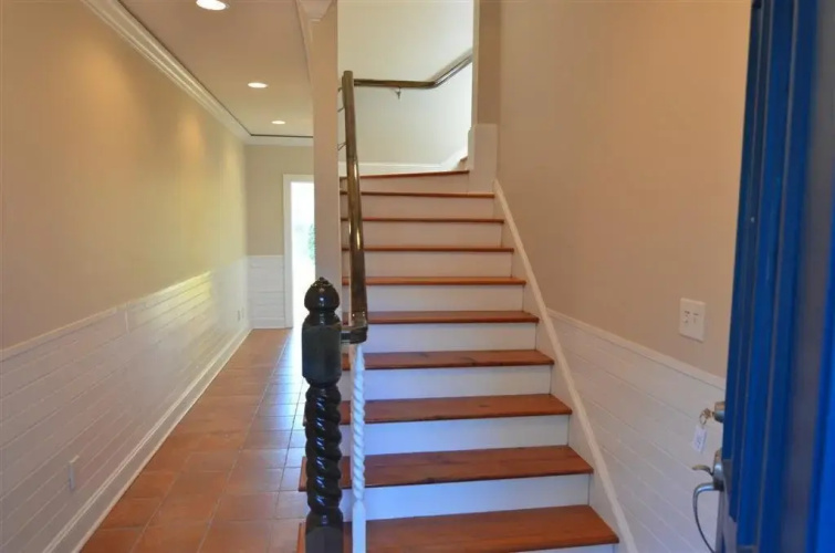 727 Twelve Oaks 4 Br Home by RedAwning