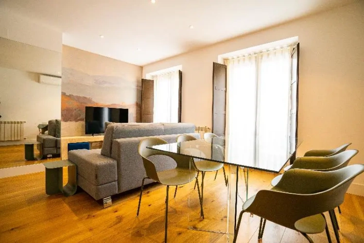 2 Bedrooms Quadruple Apartment