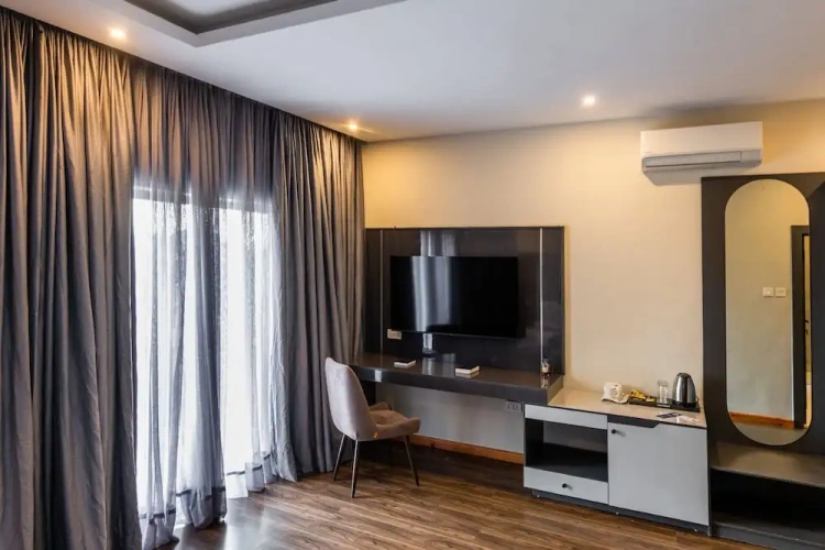 Grand Double room with city view