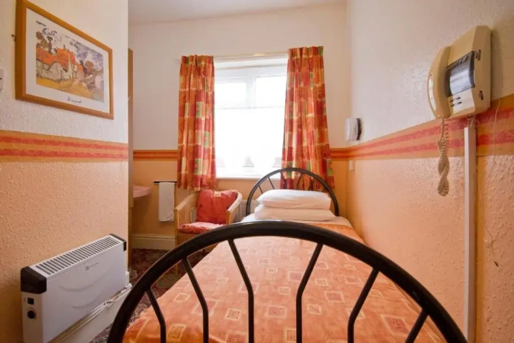 Standard Single Basement room