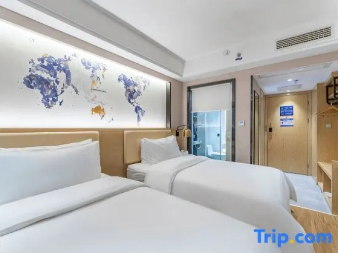 Standard Double room with city view