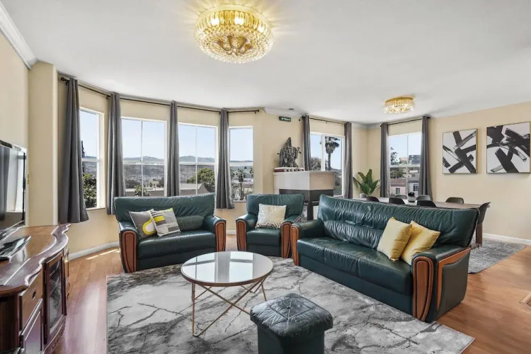 Beautiful Spacious 4BR in Silver Terrace