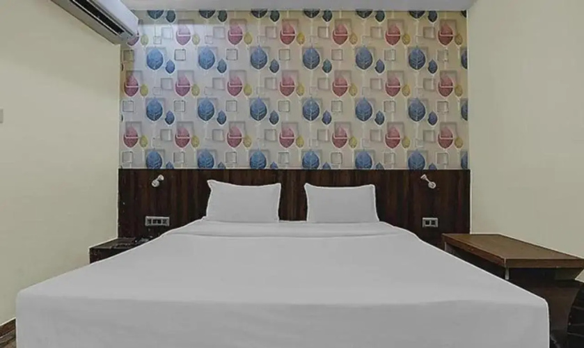 Fabhotel Sam Inn