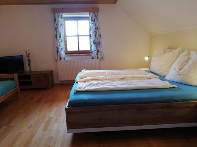 3 Bedrooms Apartment