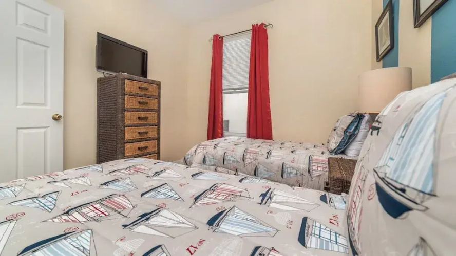 8190 fan Palm way