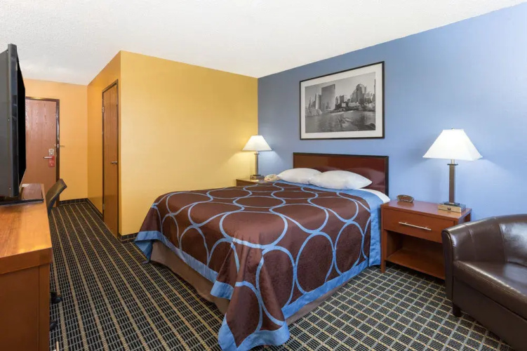 Super 8 Janesville
