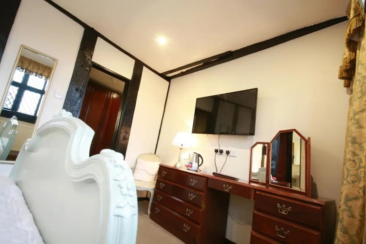 Crown Hotel