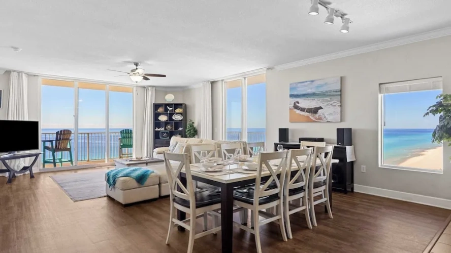 4 Bedrooms Cottage with balcony