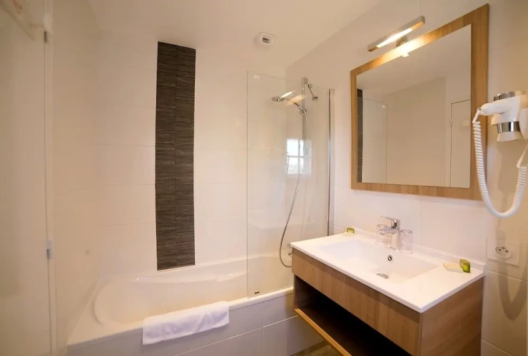 3 Bedrooms Standard Quadruple room