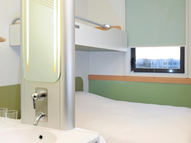 Standard Triple room