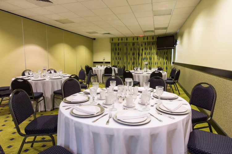Ramada by Wyndham Hotel & Water Park photo 32