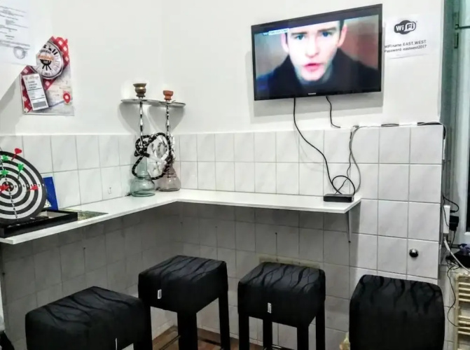 Hostel East-West