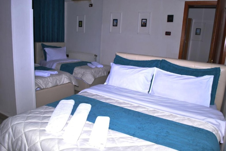 Classic Quadruple room with view