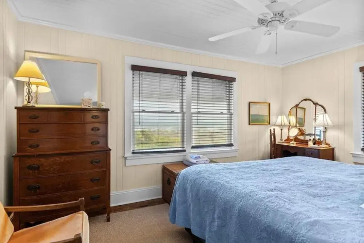 Sutton Cottage 5 Bedroom Home