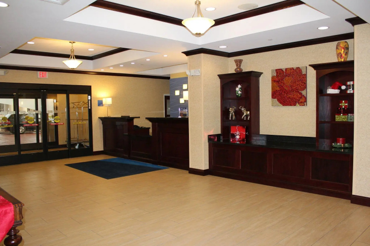 Holiday Inn Express Hotel & Suites Niles by IHG