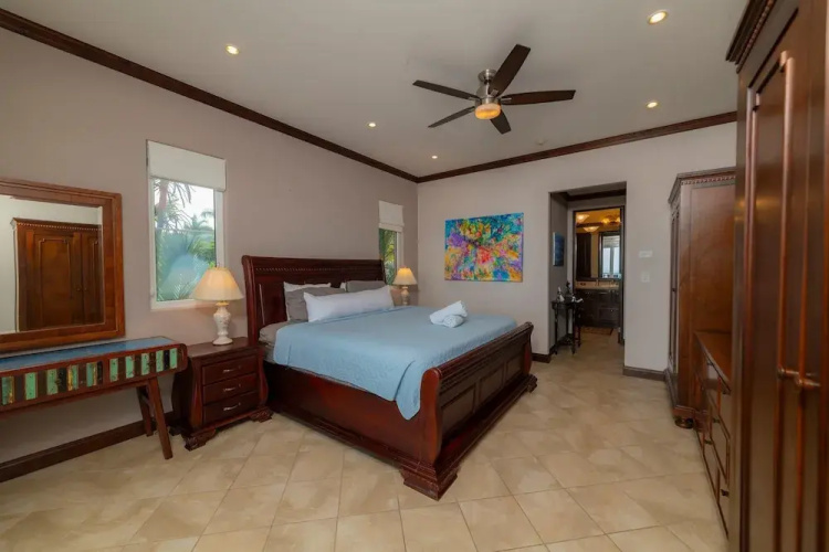 Altavista 4C 3 bdr 3 Bath Ocean View