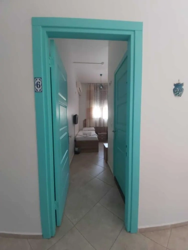 Economy room