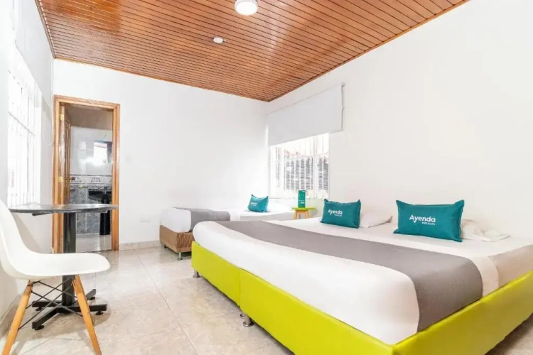 Standard Triple room