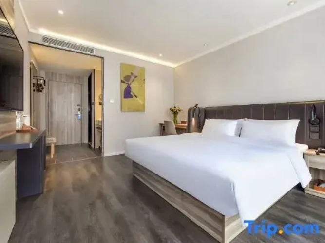 Standard Double room with view