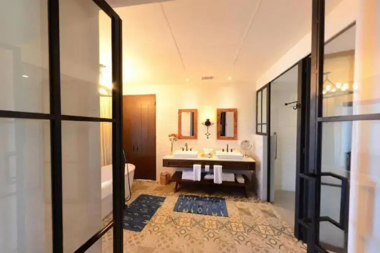 Spacious 4 BR Apt in Cabo