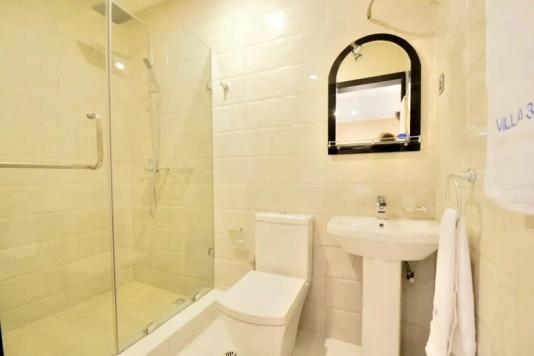 Villa Thirty Three