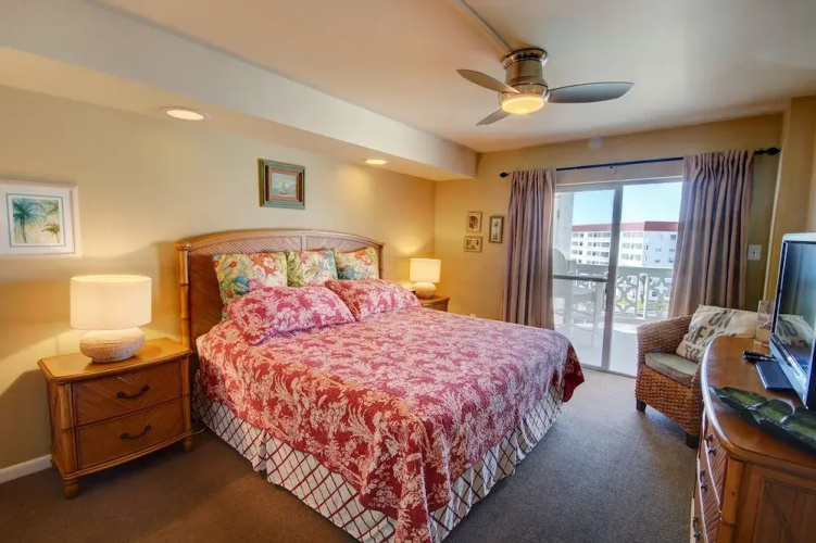165 El Matador 1 Bedroom Condo by RedAwning