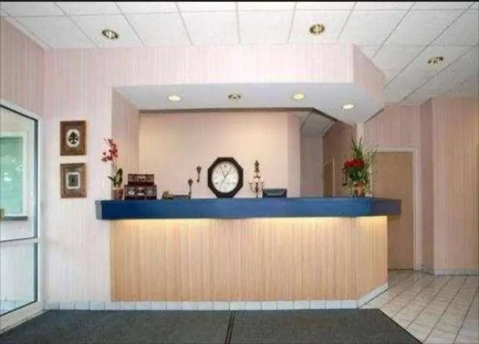 Knights Inn Elyria