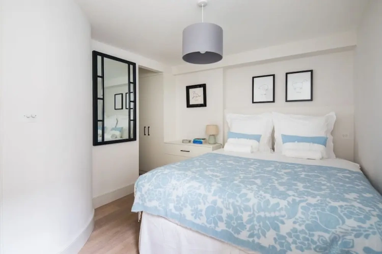 2 Bedrooms Apartment