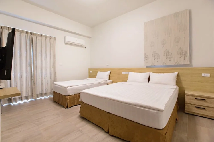 Standard Triple room with balcony