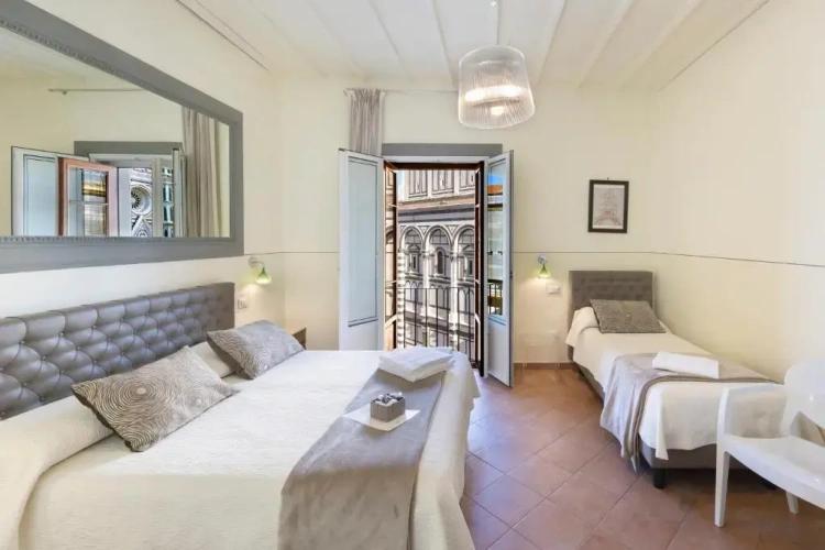 Standard Triple room
