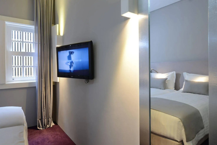 EMAJ Guimarães Boutique Hotel