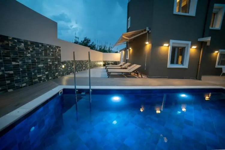 3 Bedrooms Villa