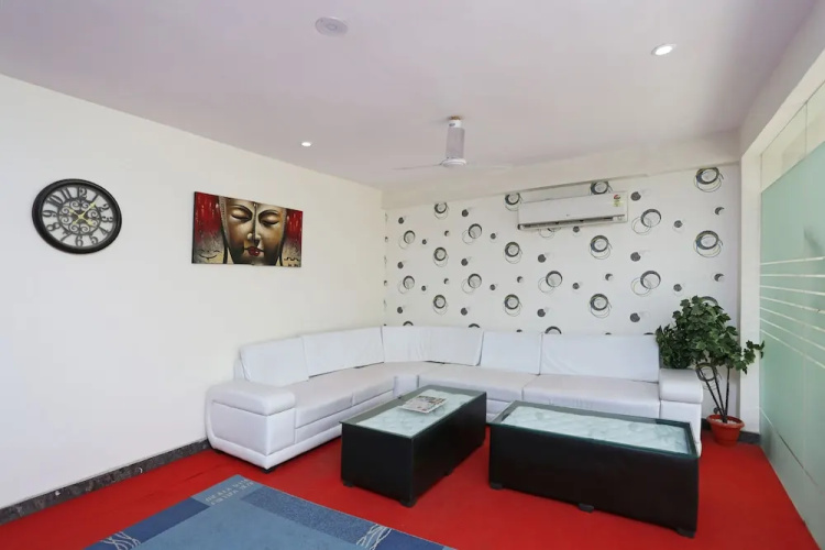 OYO 6812 Aruma Residency