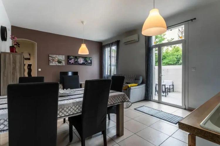 2 Bedrooms Cottage