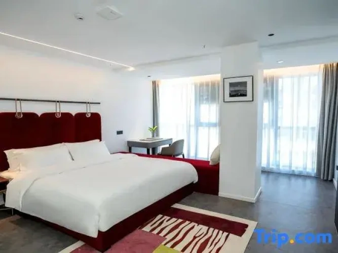 Standard Double room with city view