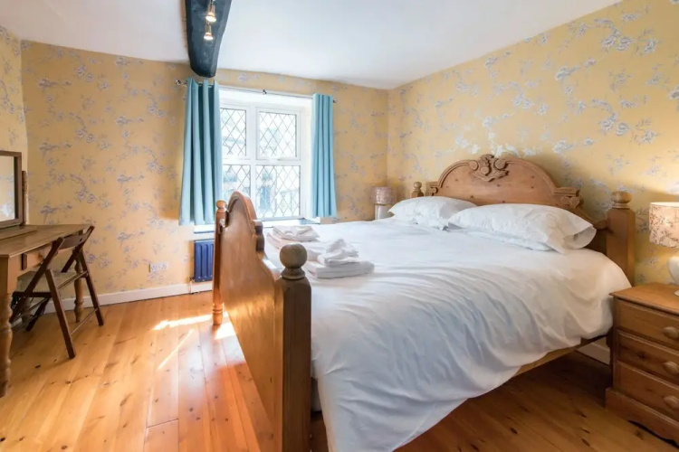 Half Moon Cottage