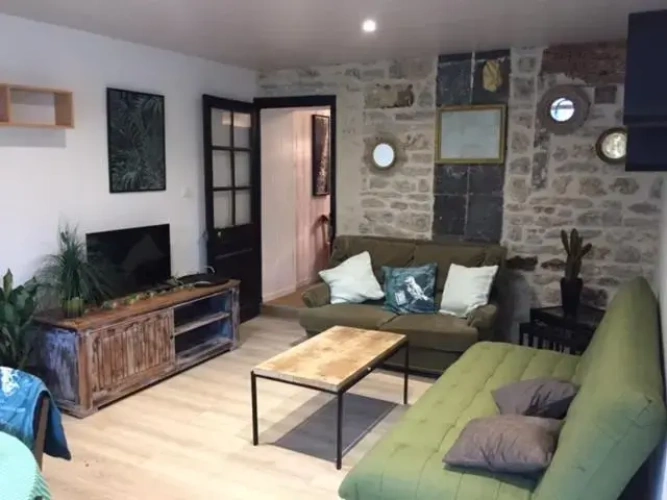 2 Bedrooms Cottage