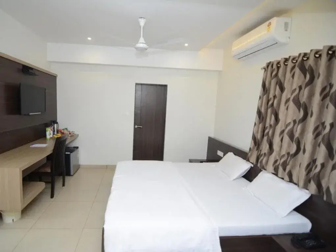 Hotel Kirti