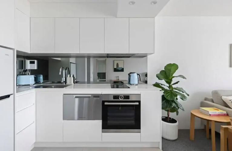 The Little Beachside Apartment