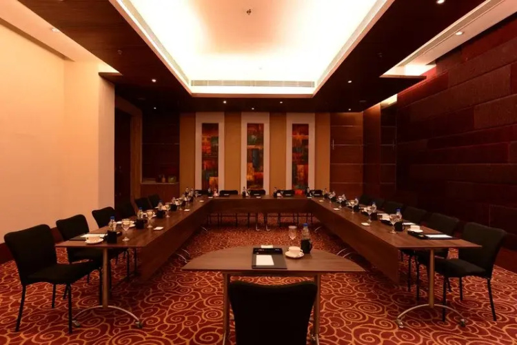 Golden Tulip Gurgaon Galgotia
