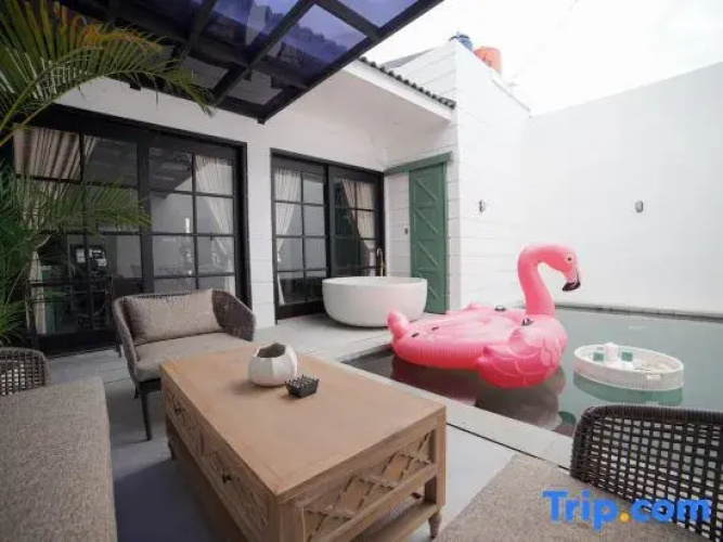 Ubu Villa California