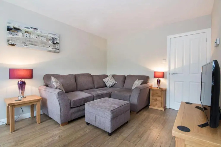 58 Moray Park