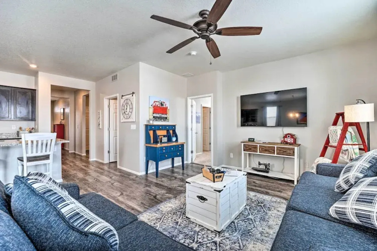 Dreamy Windsor Home With Grill ~ 3 Miles to Lake!