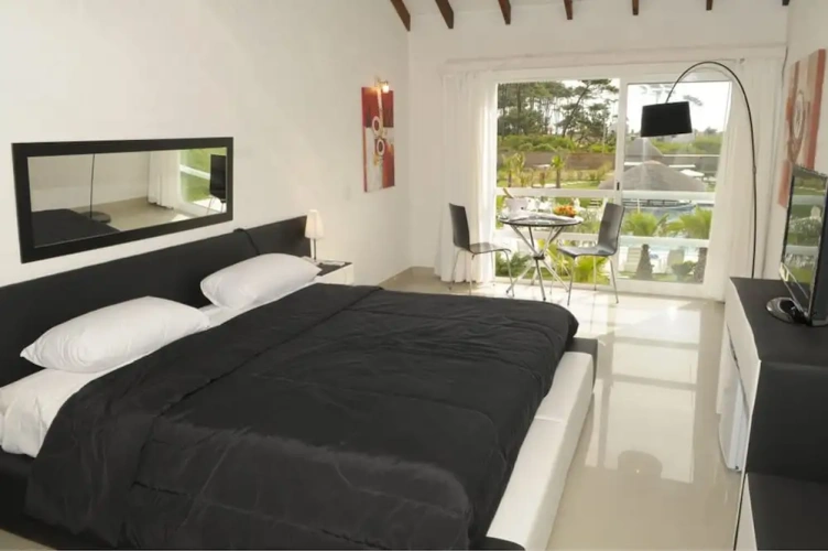 Standard Quadruple room with view